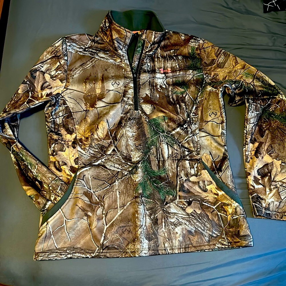 Womens Under Armour realtree camo 1/4 zip